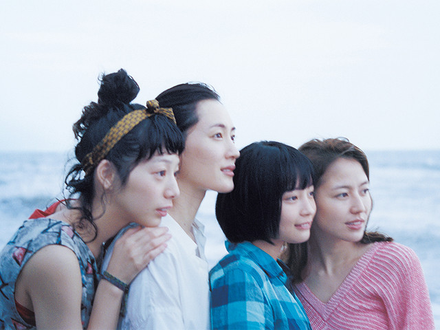 鎌仓四姉妹のさわやかさが最强すぎる！梅雨のジメジメを吹き飞ばす清らかな映画『海街diary』【最新シネマ批评】