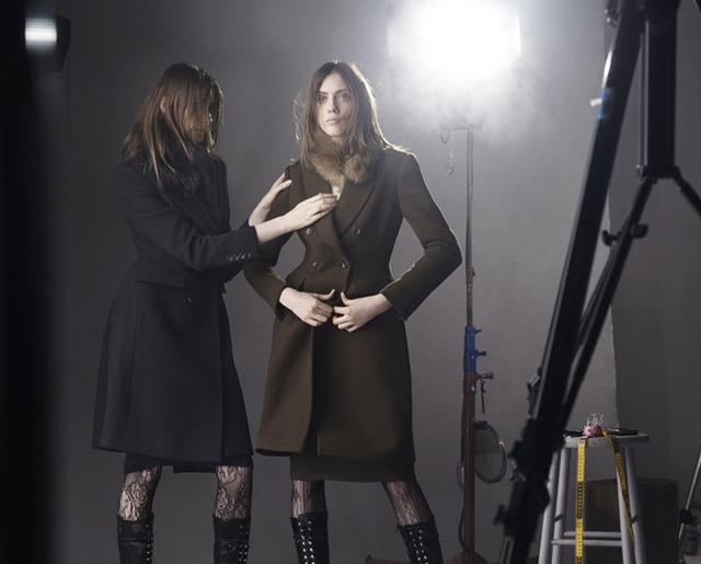 UNIQLO和CARINE ROITFELD联名合作的2016秋冬典藏「CARINE ROITFELD」发售