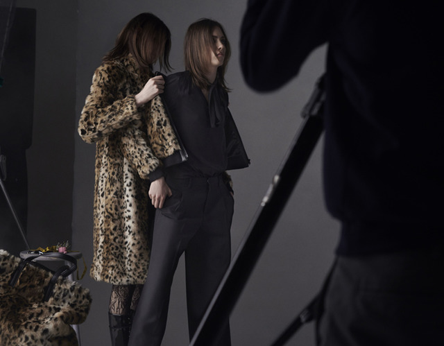 UNIQLO和CARINE ROITFELD联名合作的2016秋冬典藏「CARINE ROITFELD」发售