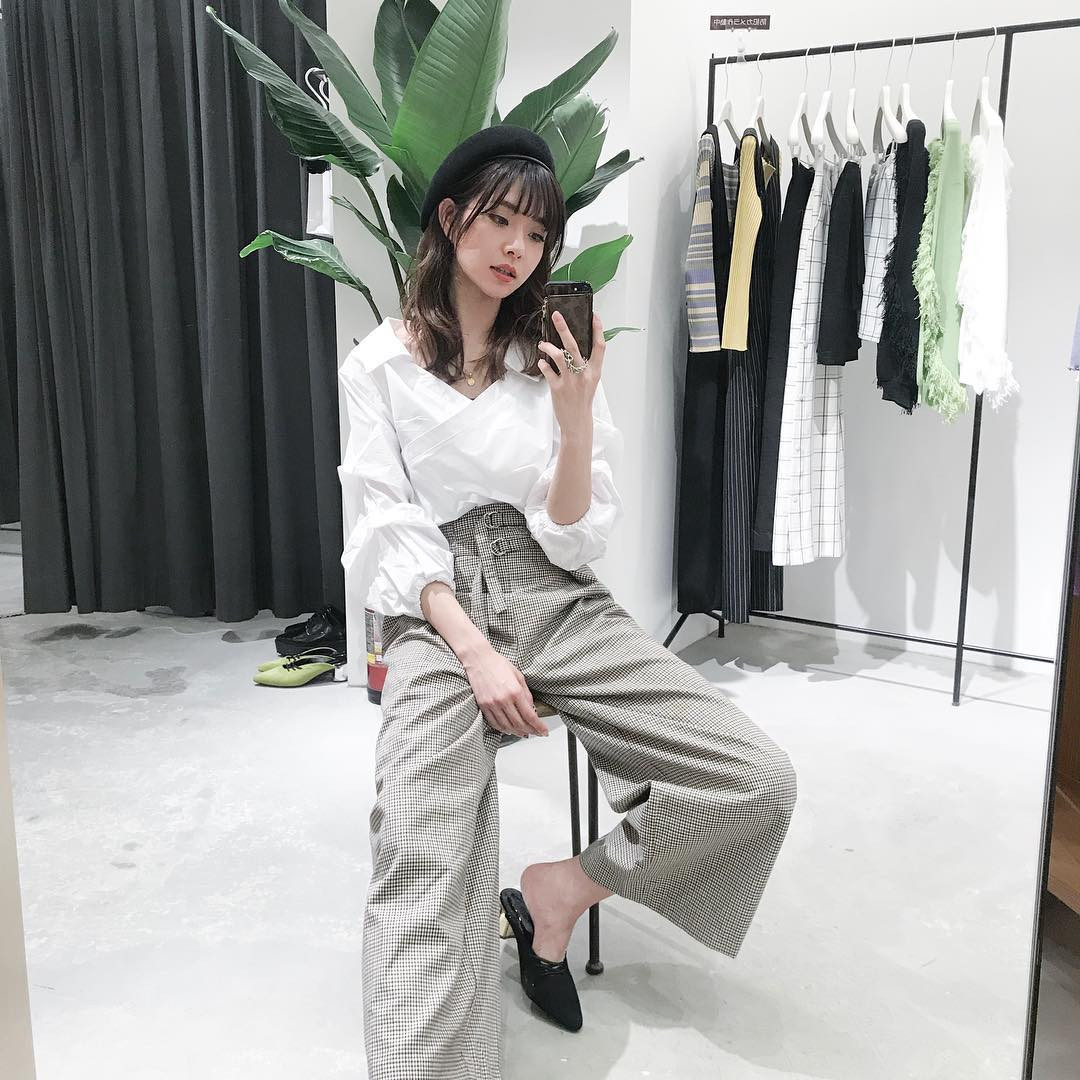 格子×高腰，打造高手穿搭 出处：murua_akane