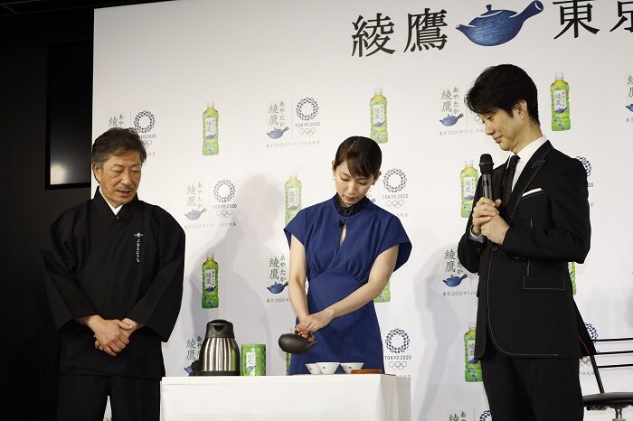 绫鹰发表会吉冈泡茶