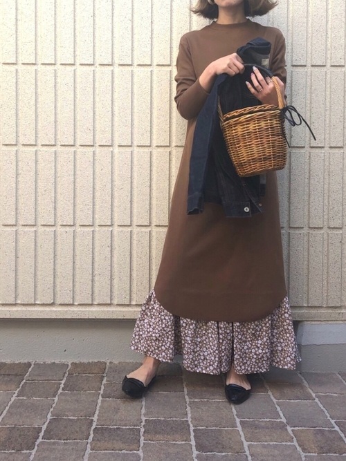 GU 一件式连身装＋内搭碎花长裙