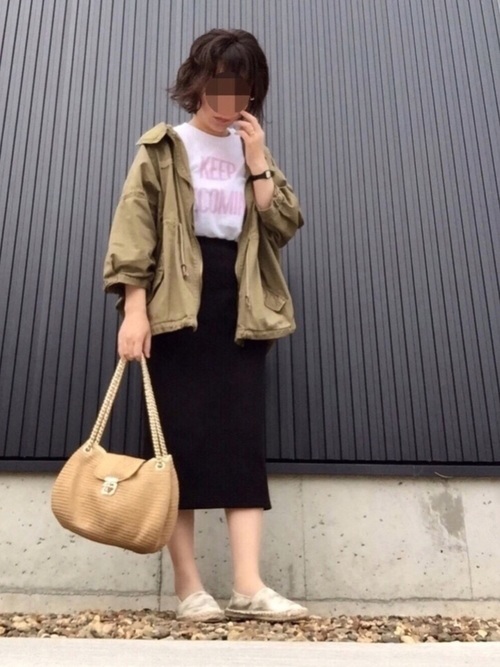 UNIQLO 罗纹长窄裙搭配宽鬆军事风外套