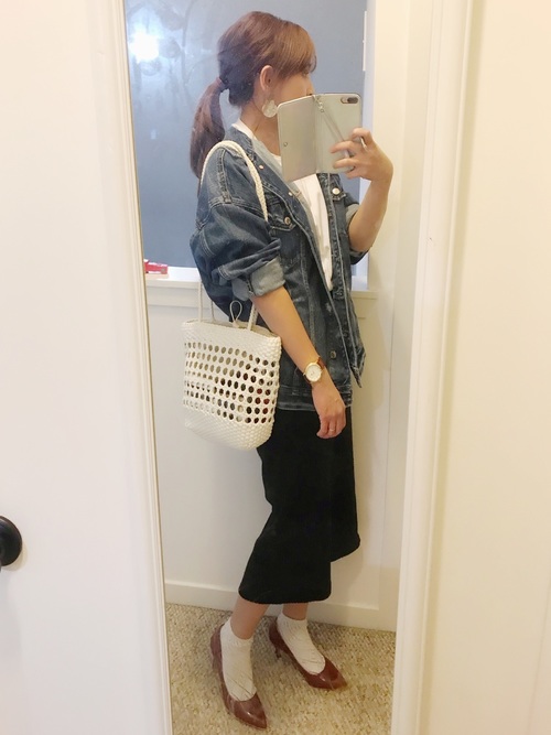 UNIQLO 罗纹长窄裙搭配牛仔外套与淑女鞋