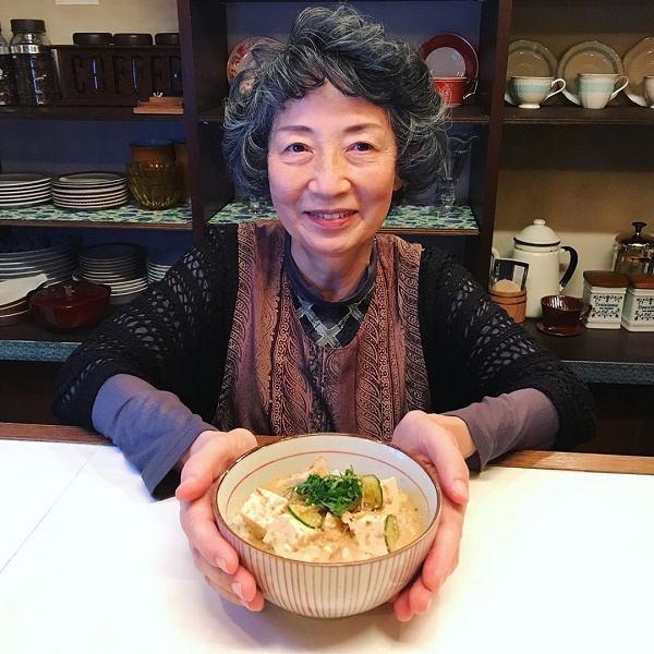 剧中喫茶店阿姨