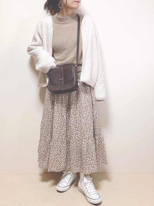 UNIQLO 白色无领薄毛绒外套