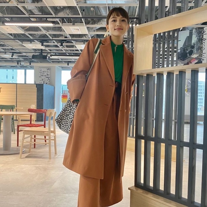 Lily Brown驼色大衣